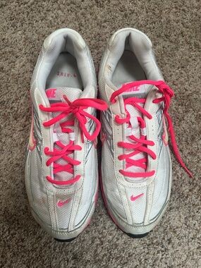 Nike Women’s White with Hot Pink Athletic Sneakers size 10